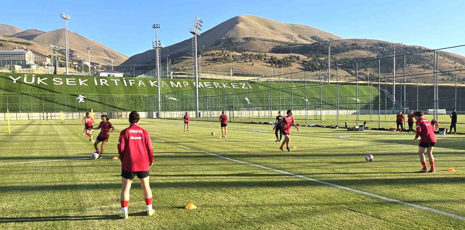 U15 Kız Millî Takımının Erzurum kampı başladı
