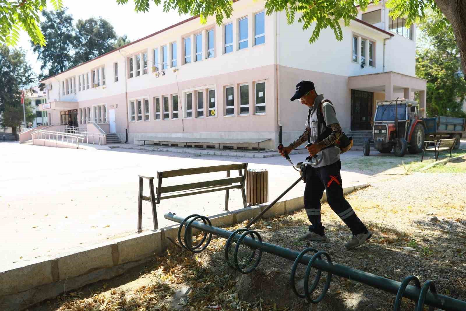 Selçuk’ta okullarda temizlik alarmı
