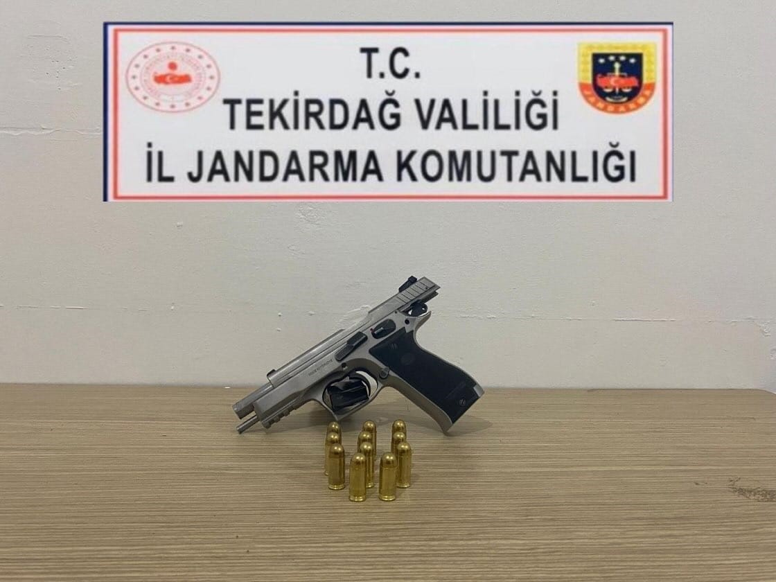 Tekirdağ’da Jandarma operasyonları: Uyuşturucu ve silah ele geçirildi
