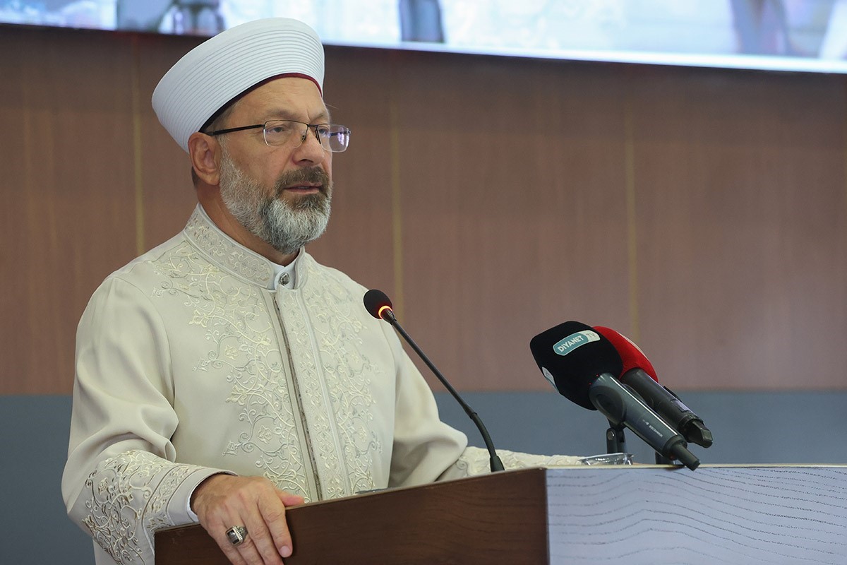 Diyanet İşleri Başkanı Erbaş: “Müslümanlar aralarındaki dostluğu, dayanışmayı, muhabbeti ve iş birliğini güçlendirmelidir”
