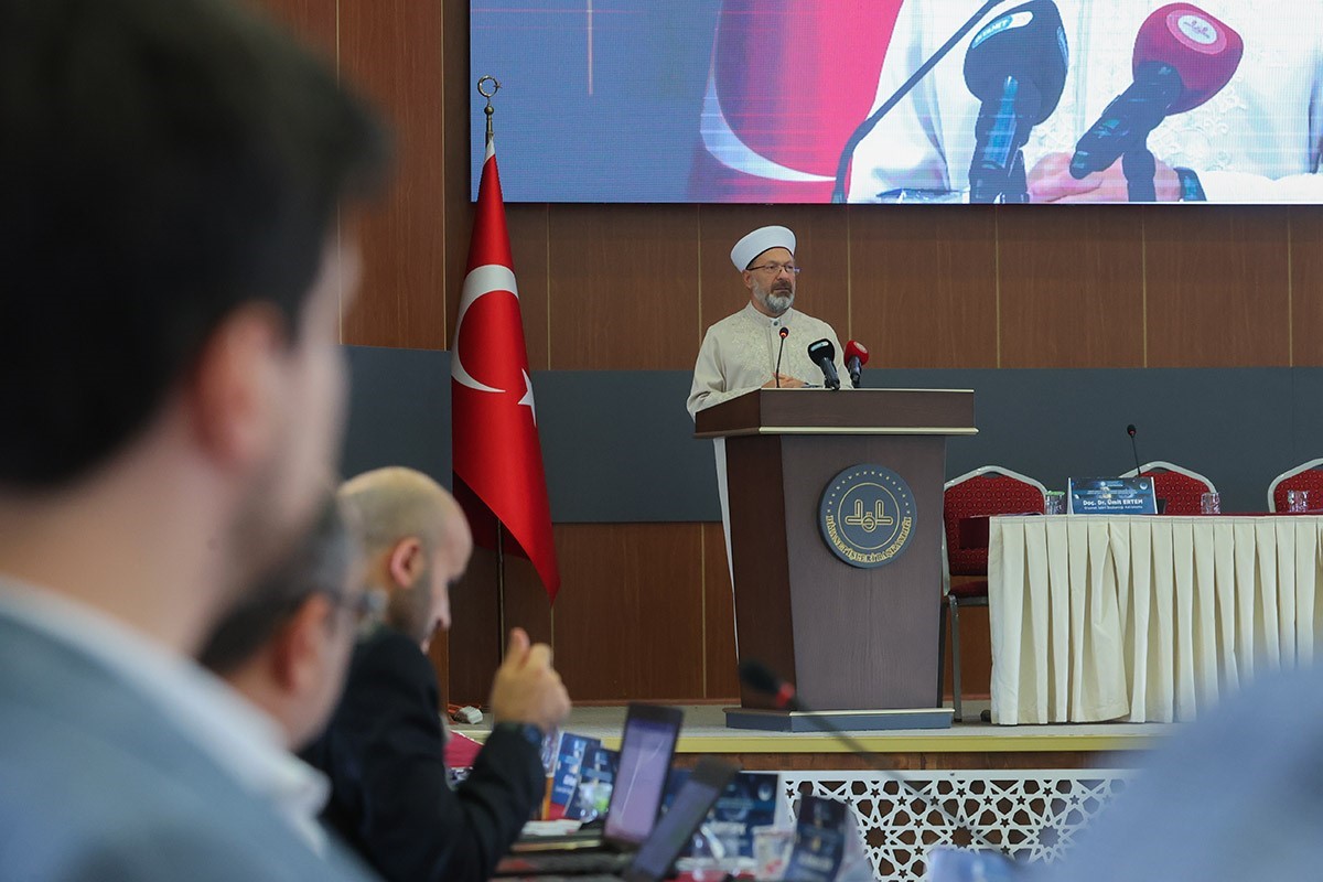 Diyanet İşleri Başkanı Erbaş: “Müslümanlar aralarındaki dostluğu, dayanışmayı, muhabbeti ve iş birliğini güçlendirmelidir”
