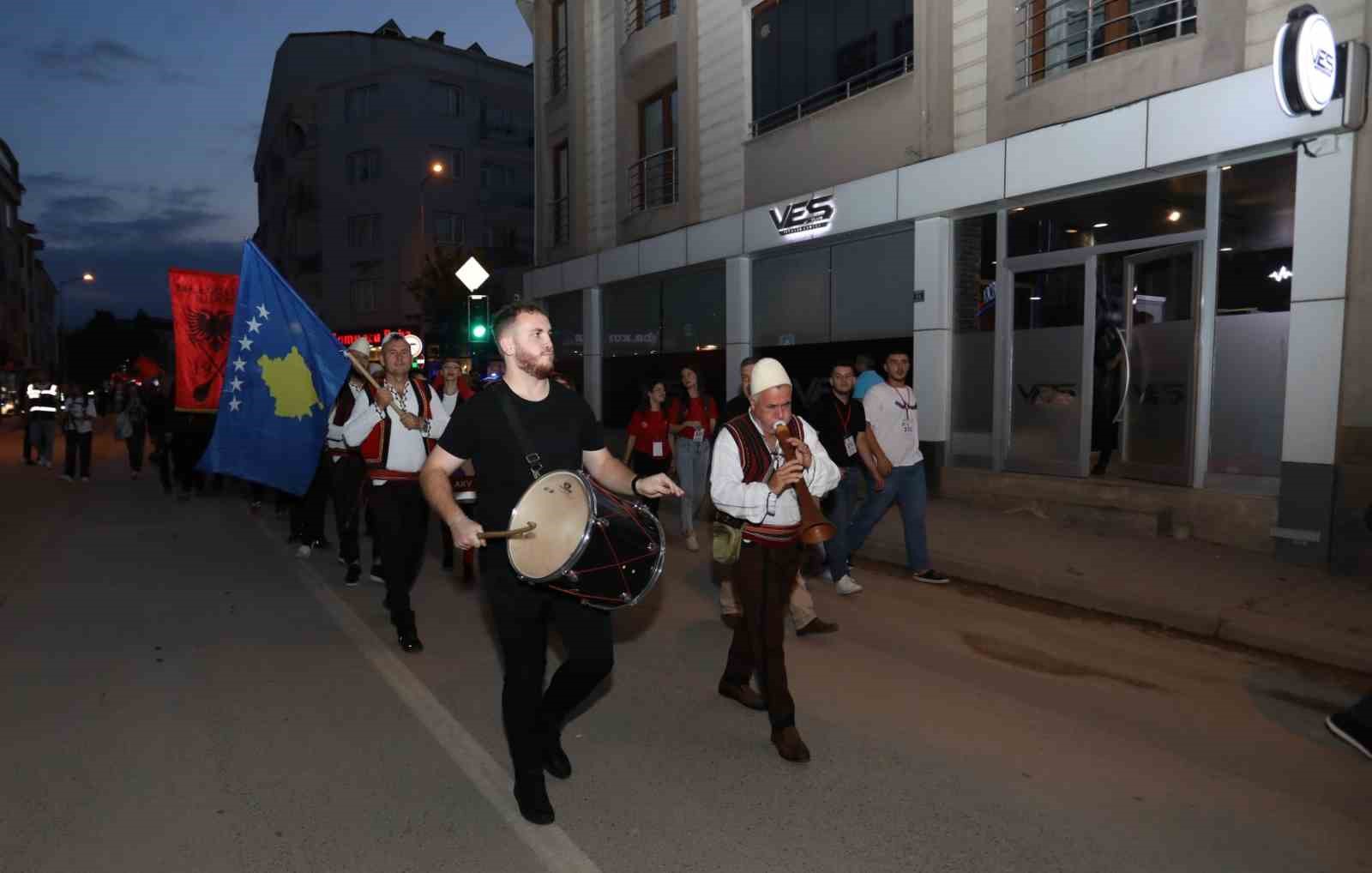 Adem Yaşari Parkı coşkulu törenle açıldı
