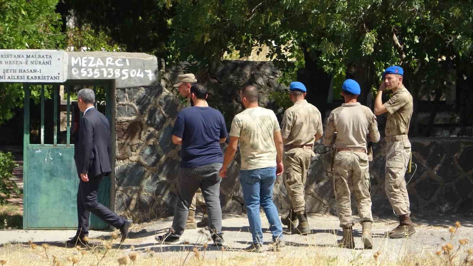 Kayıp Narin’i arama çalışmalarında mezarlıkta yer altı görüntüleme cihazıyla tarama yapıldı
