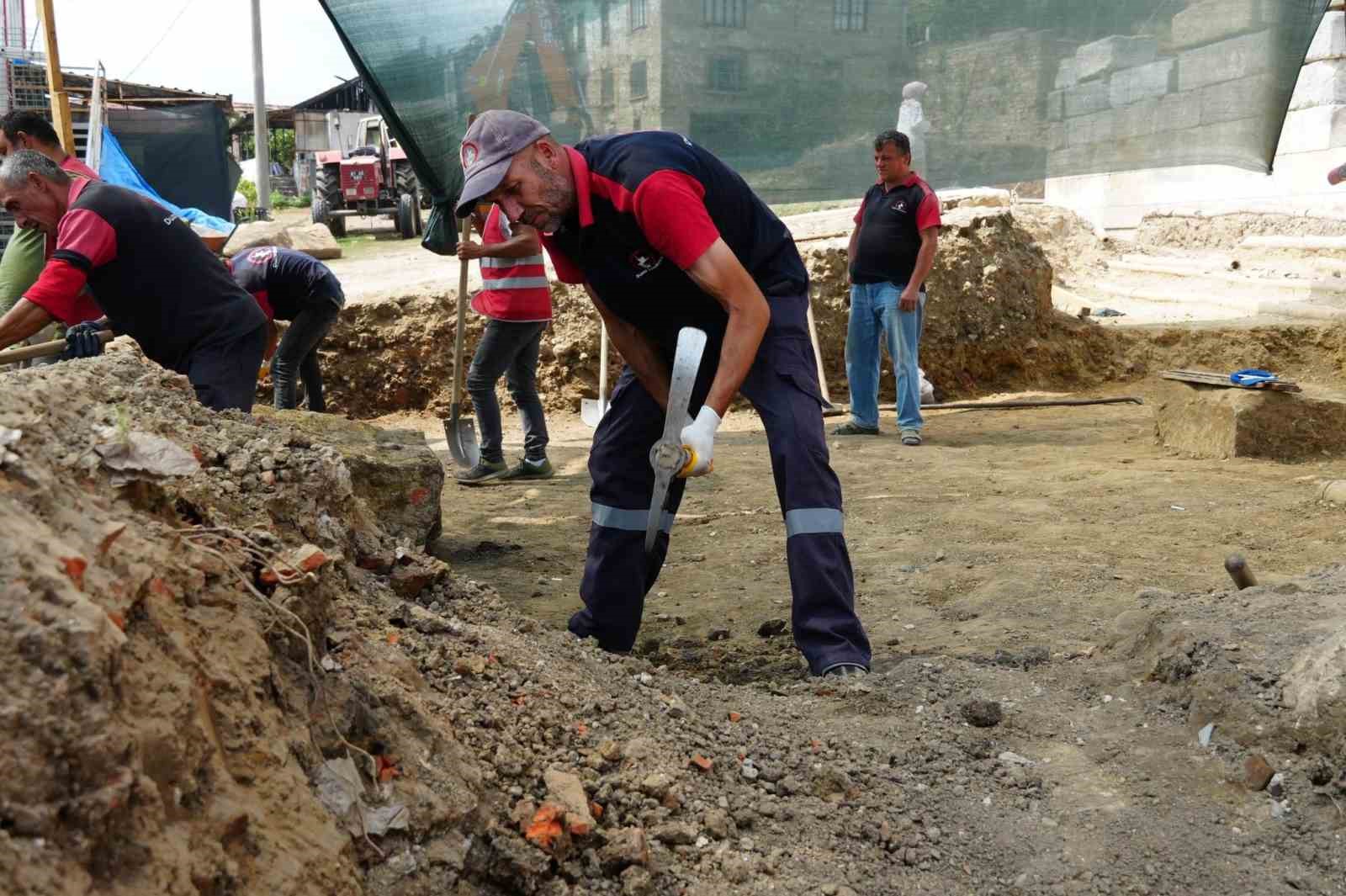 Kentin tarihine bir dokunuşta onlardan
