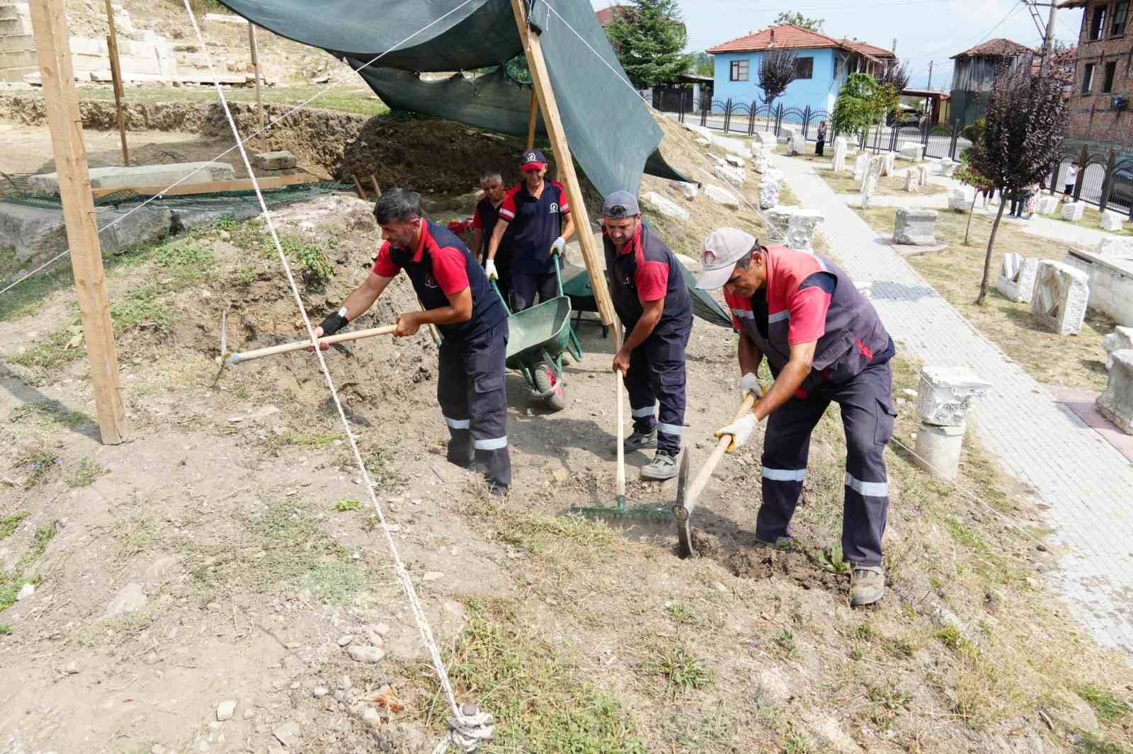 Kentin tarihine bir dokunuşta onlardan
