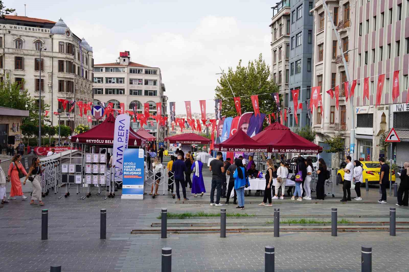 Beyoğlu’nda “Kariyer Fırsatları Buluşması” düzenlendi
