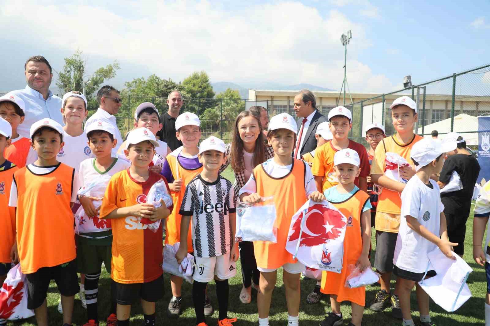 Şehzadeler’e öğrenciler yazı dolu dolu geçirdi
