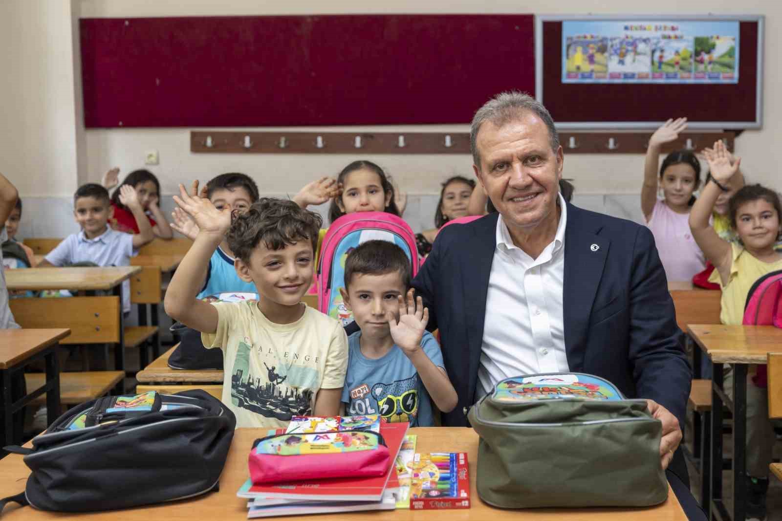 Mersin’de 1. sınıf öğrencilerinin çanta sevinci
