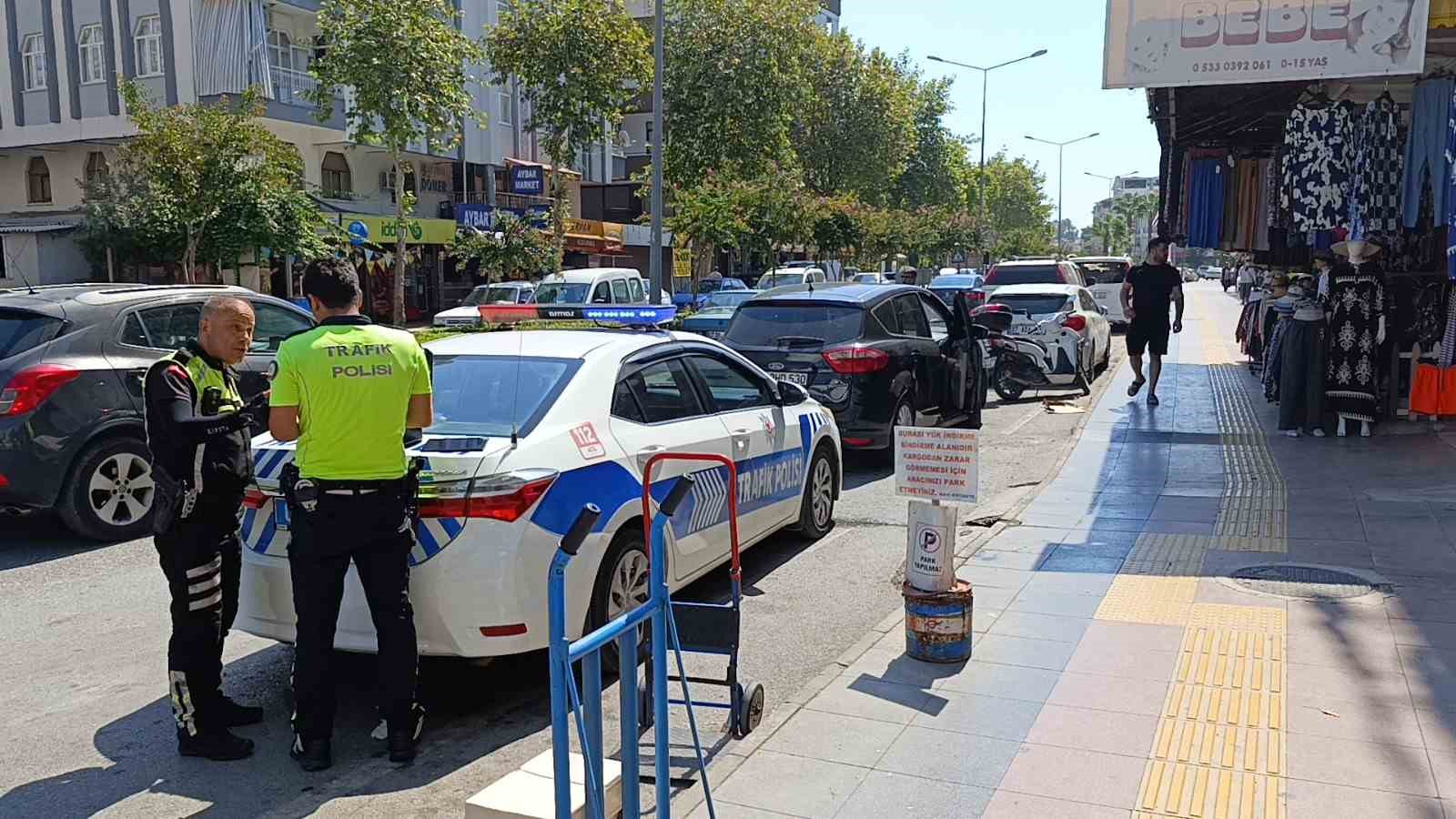 İşe geç kalmak istemedi, 10 metrede iki kaza yaptı
