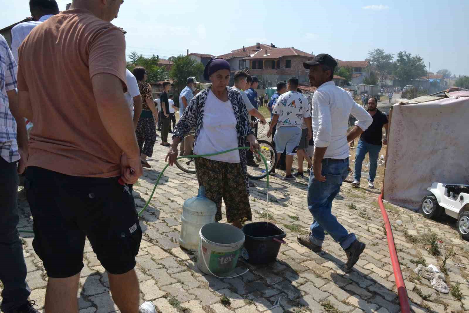 Keşan’da evlere yaklaşan yangın mahalleliyi korkuttu
