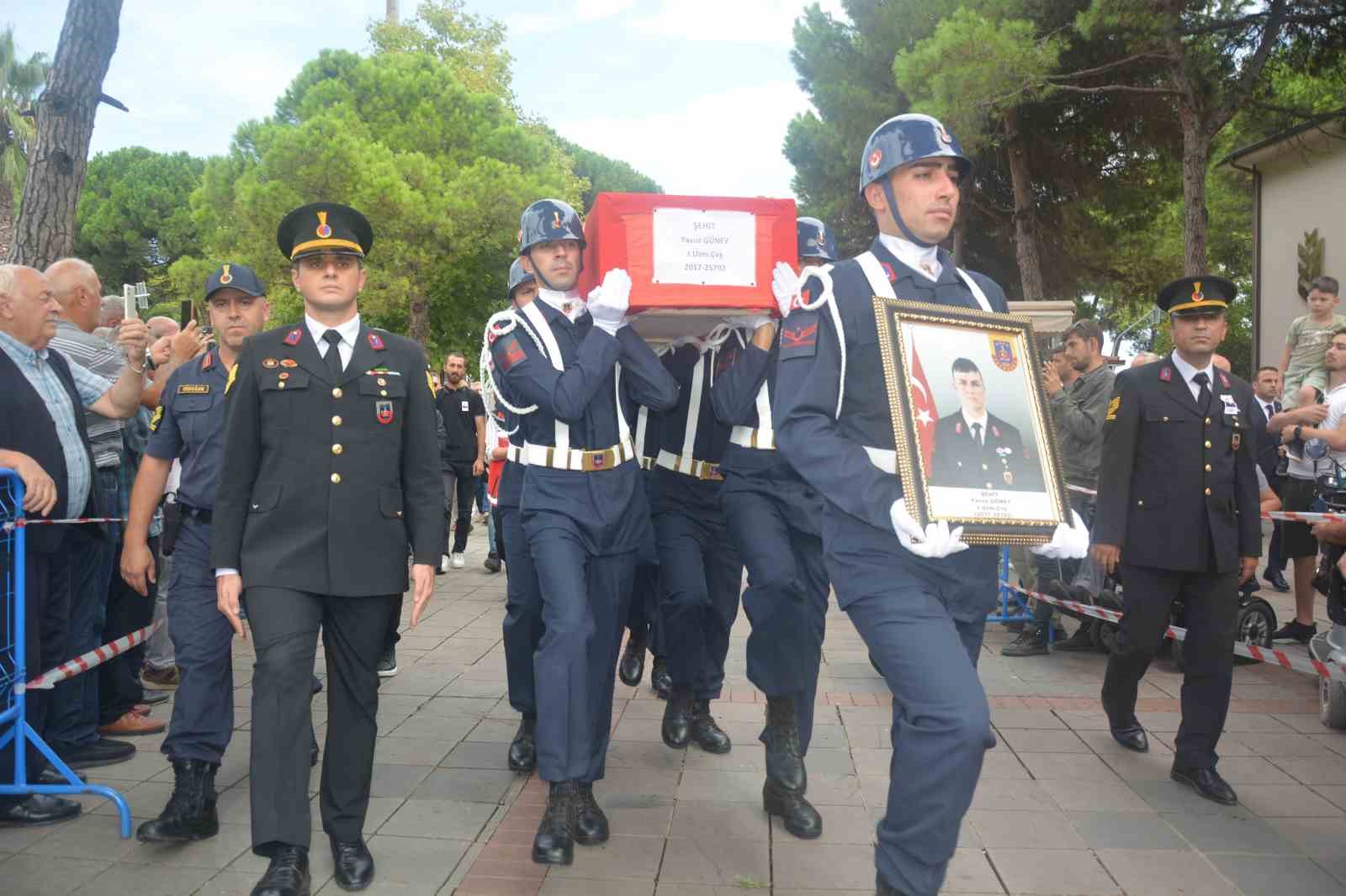 Diyarbakır şehidi son yolculuğuna uğurlandı
