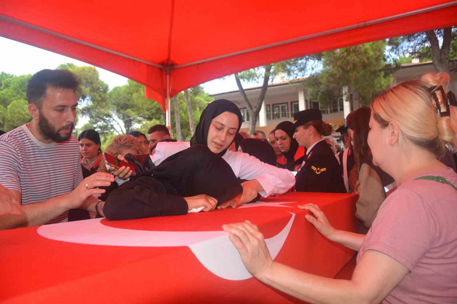 Diyarbakır şehidi son yolculuğuna uğurlandı
