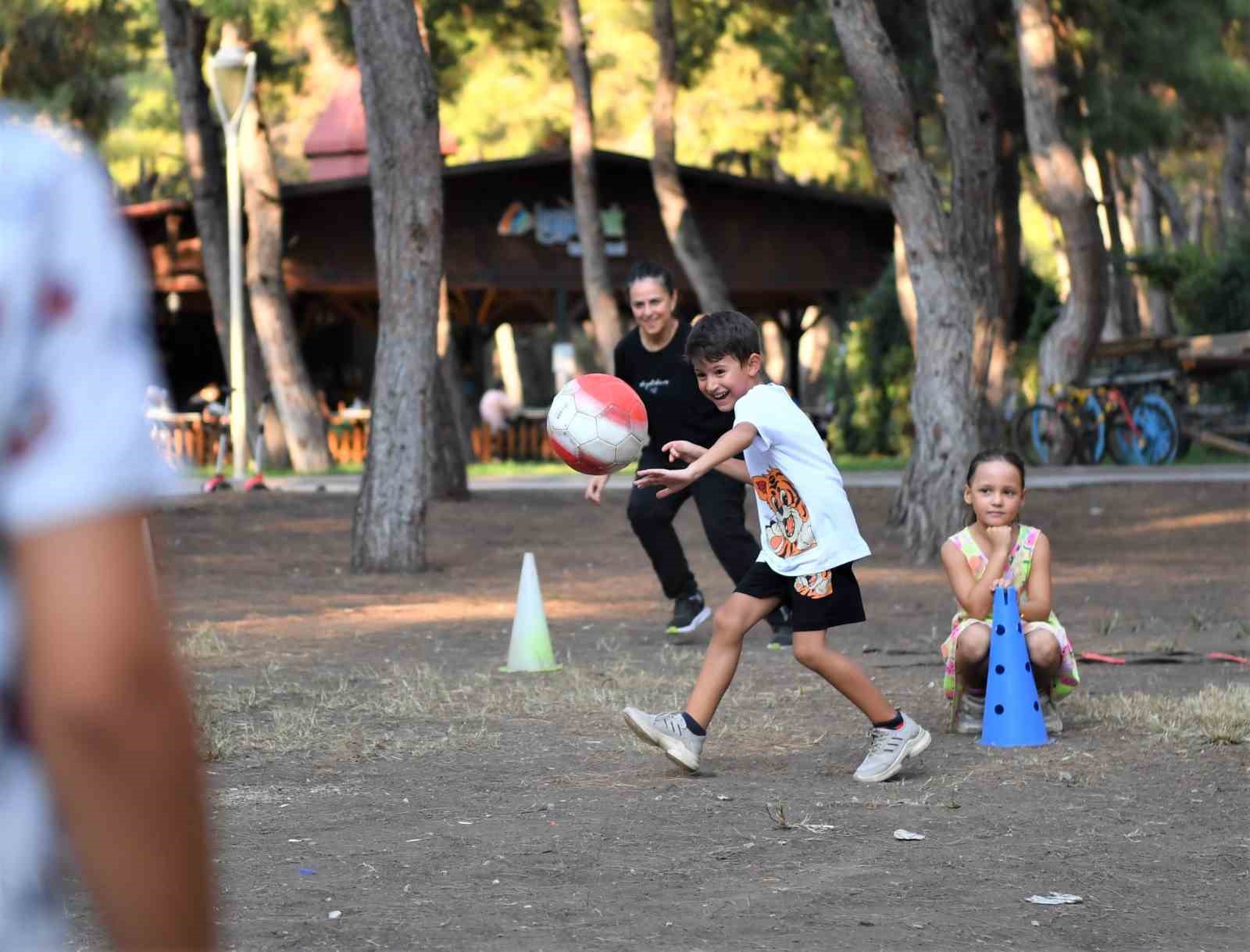 Konyaaltı’nda çocuklar eğlenirken öğreniyorlar
