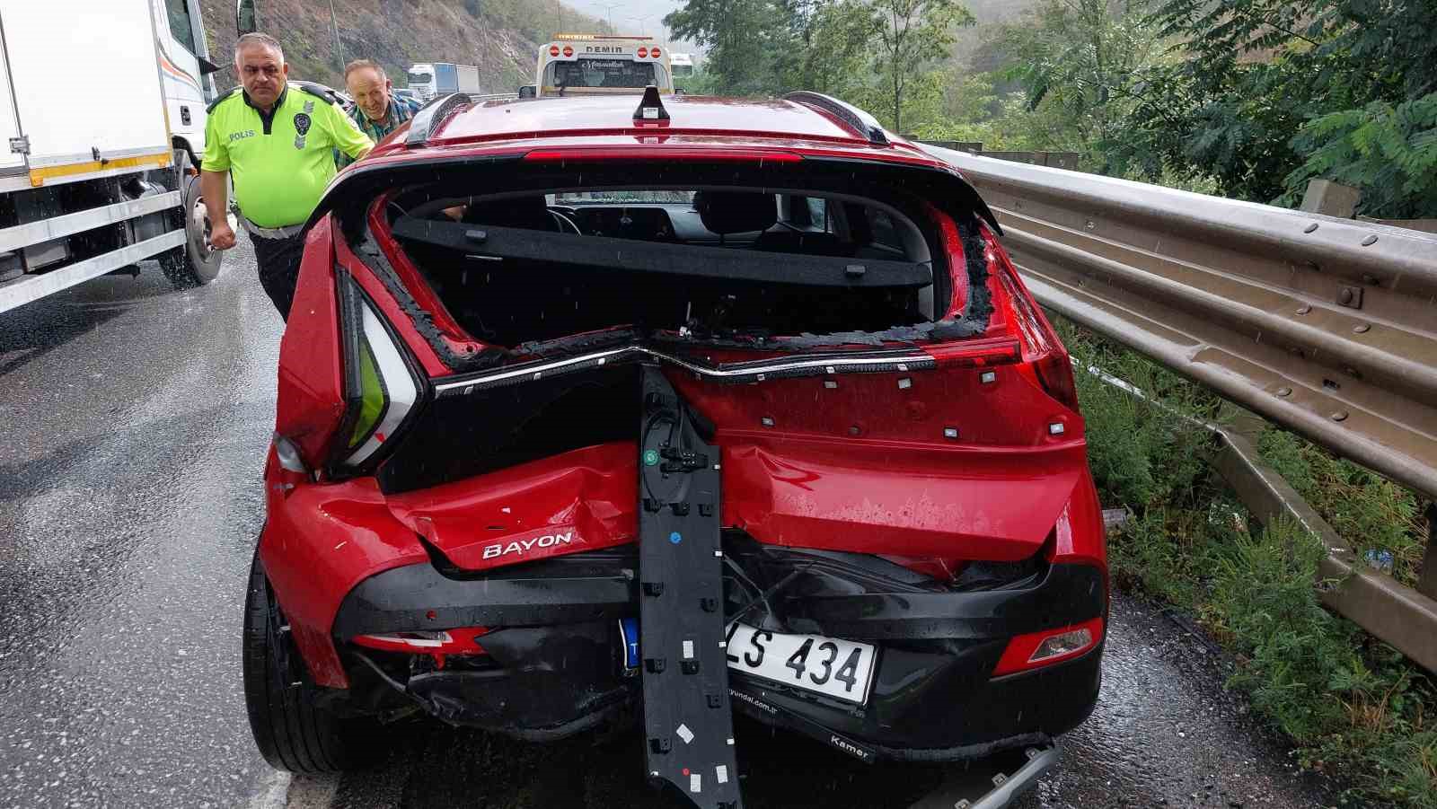 Samsun’da 7 araçlı zincirleme kaza: 1’i ağır 6 yaralı
