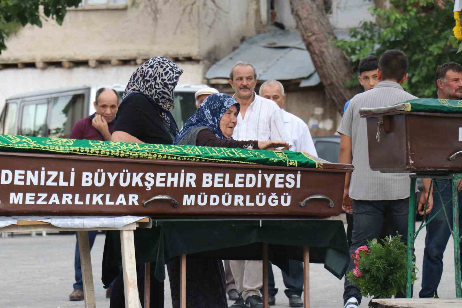 Eşi ve evladının ardından gözyaşı döken kadının feryatları yürekleri dağladı
