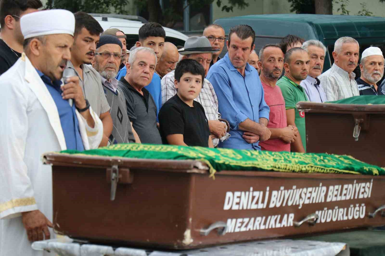 Eşi ve evladının ardından gözyaşı döken kadının feryatları yürekleri dağladı
