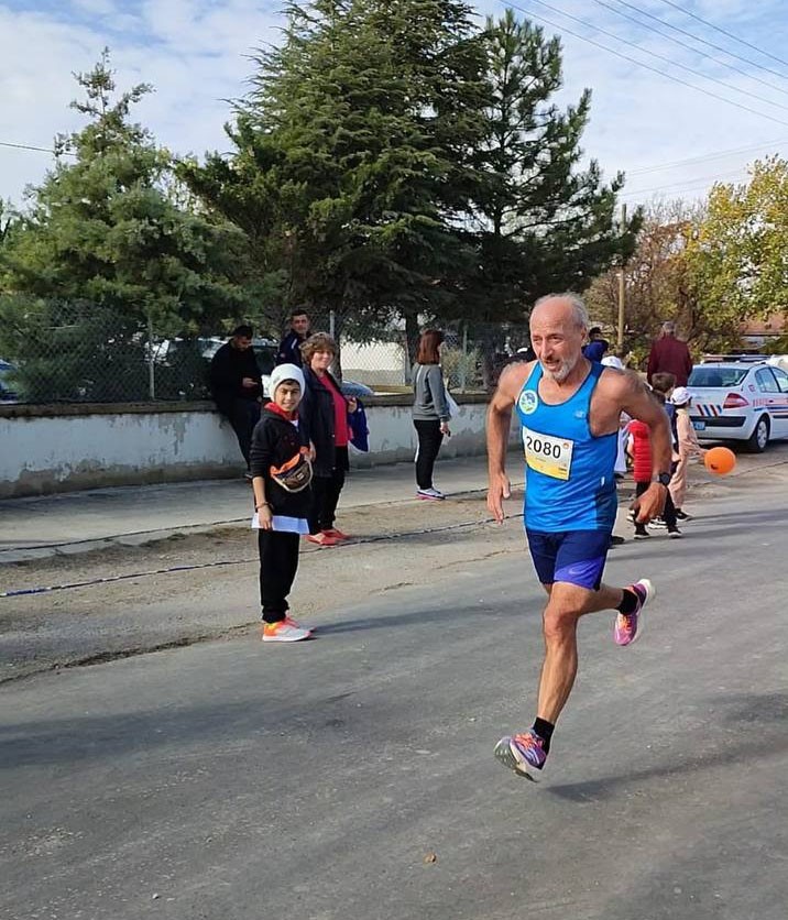 SBüyükşehirli sporcu Sakarya’ya altın madalyayla döndü
