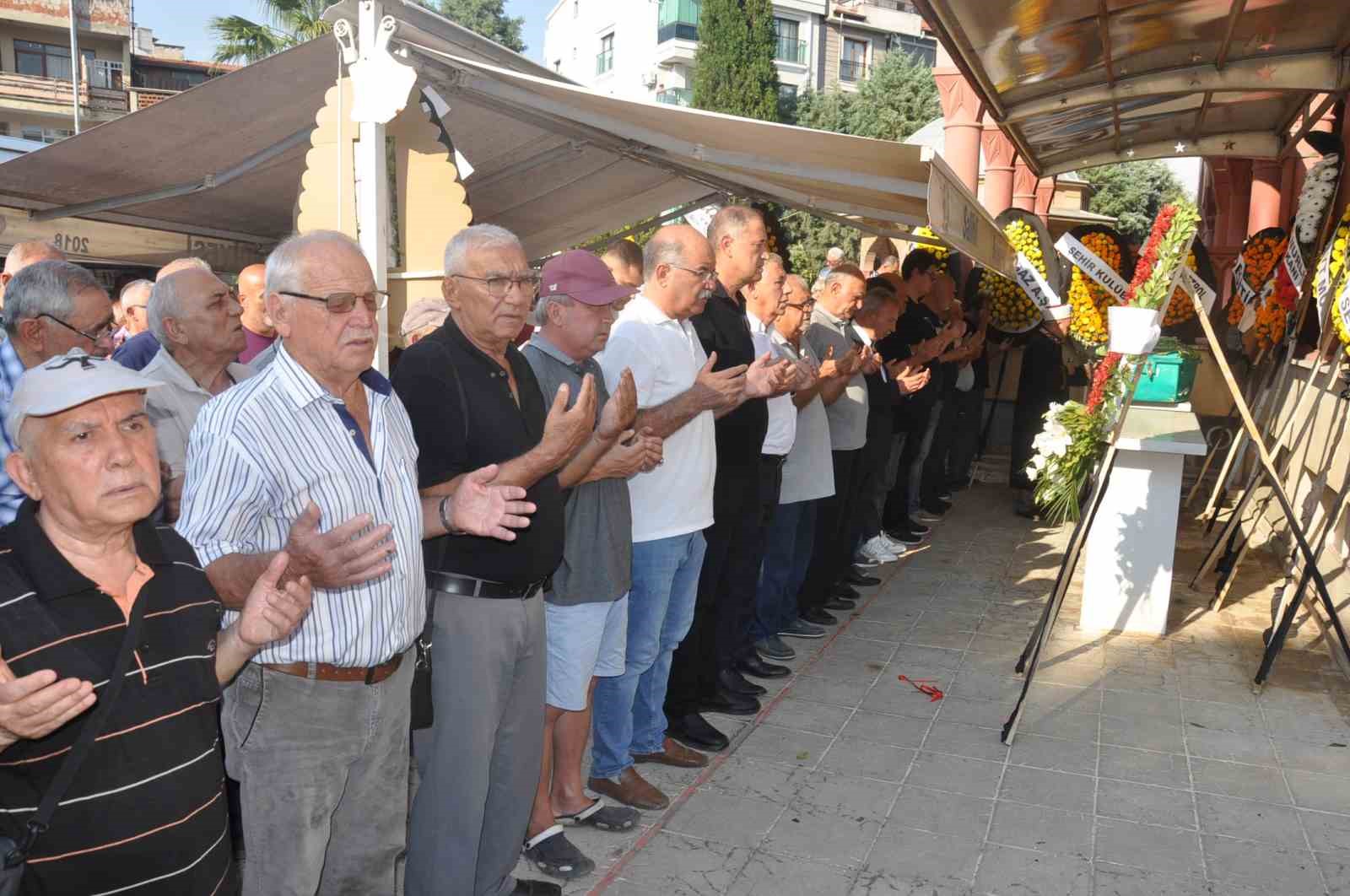 Özgür Özel’in ’En büyük destekçim’ dediği emekli öğretmen İlyas Kalay hayatını kaybetti
