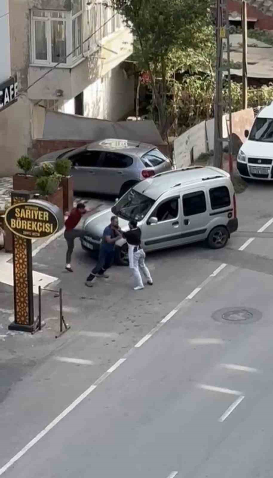 Karısına arkadaşlık teklifi eden şahısların işyerini bastı, önce darp edildi ardından bıçaklandı
