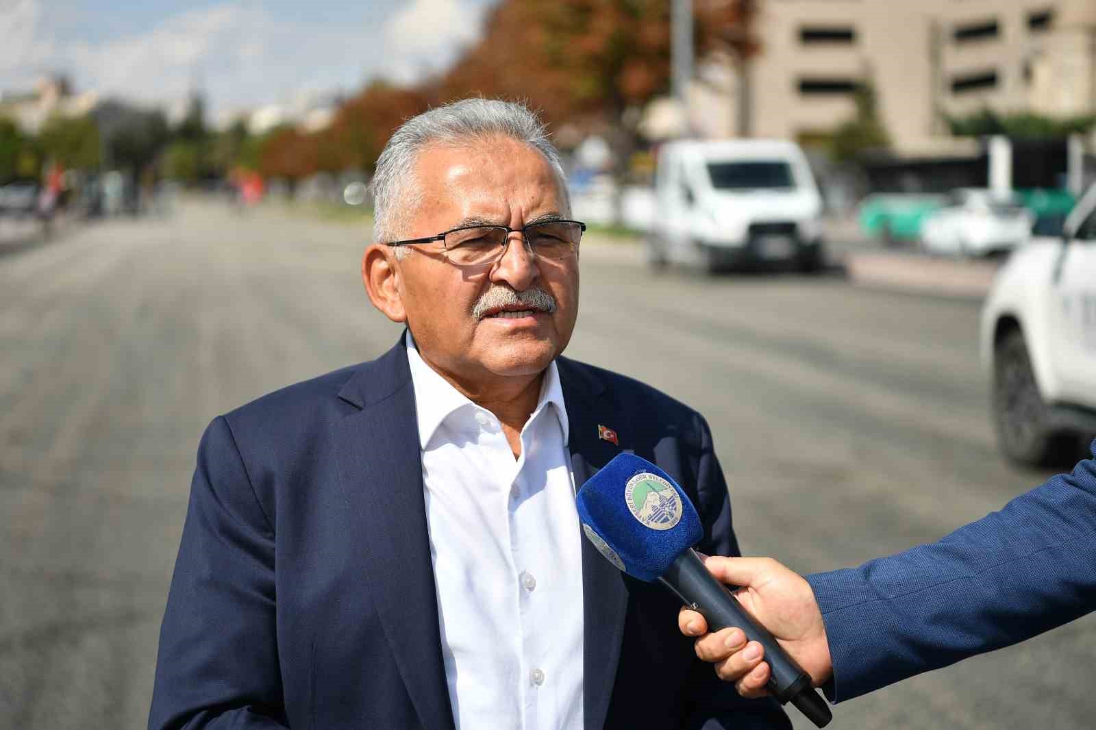 Başkan Büyükkılıç, Tacettin Veli Bulvarı’ndaki çalışmaları inceledi
