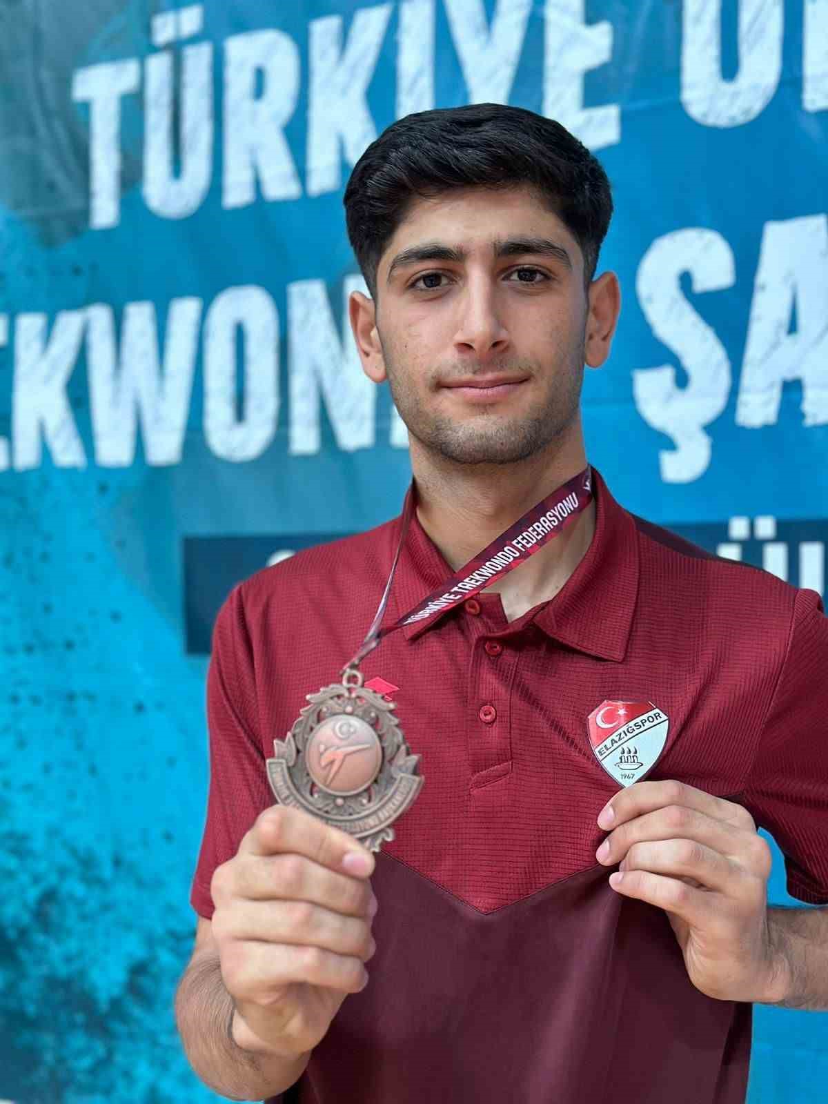 Emirhan Okşan, Taekwondo Türkiye 3.’sü
