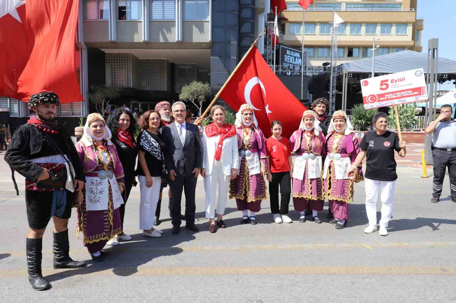 Nazilli kurtuluş gününü coşkuyla kutladı
