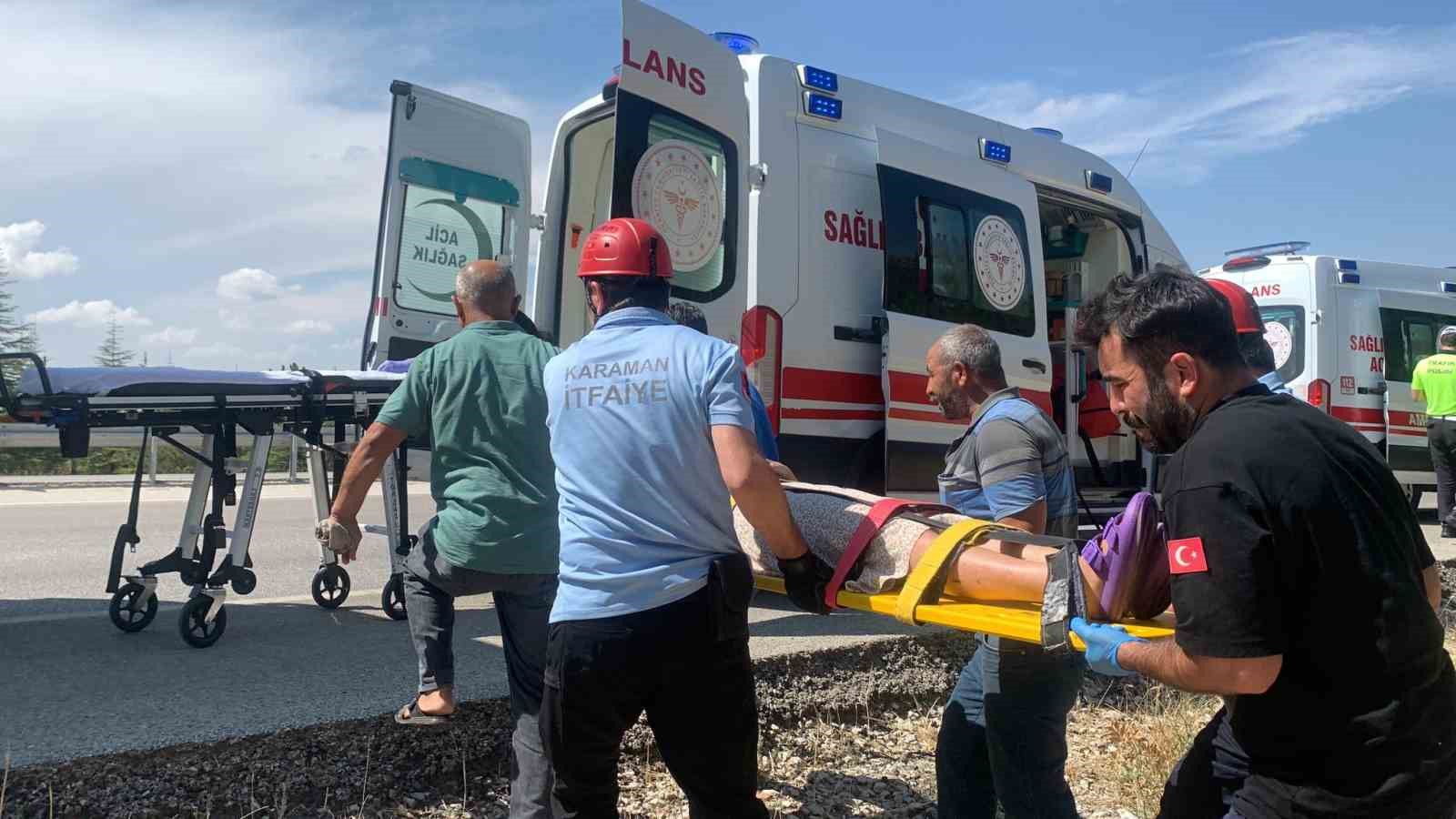 Kontrolden çıkan hafif ticari araç çam ağaçlarına çarparak devrildi: 5 yaralı
