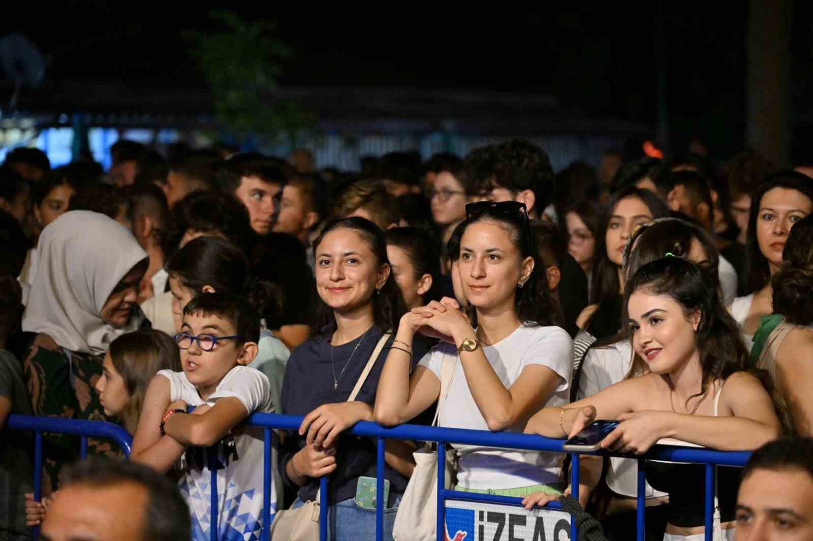 Sarıgöl kurtuluşunu Emre Fel konseri ile kutladı
