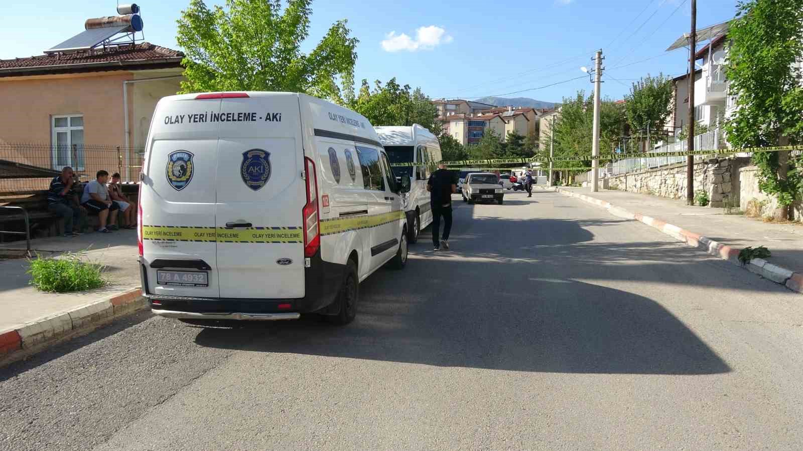 Karabük’te bıçaklı kavga: 2 yaralı
