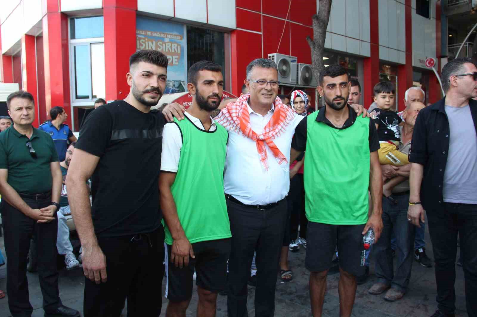 Alaşehir’de Üzüm Festivali renkli görüntülere sahne oldu
