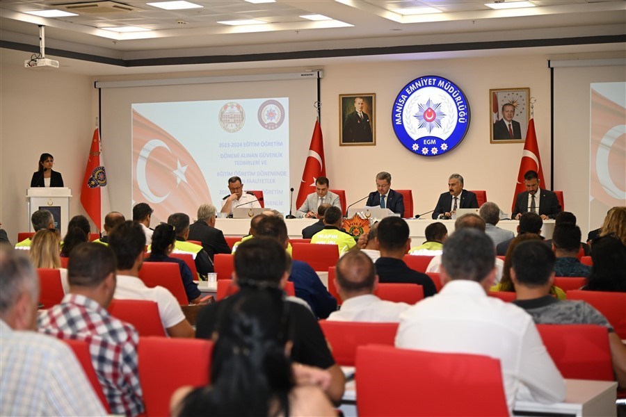 Manisa’da yeni eğitim-öğretim dönemi güvenlik tedbirleri görüşüldü
