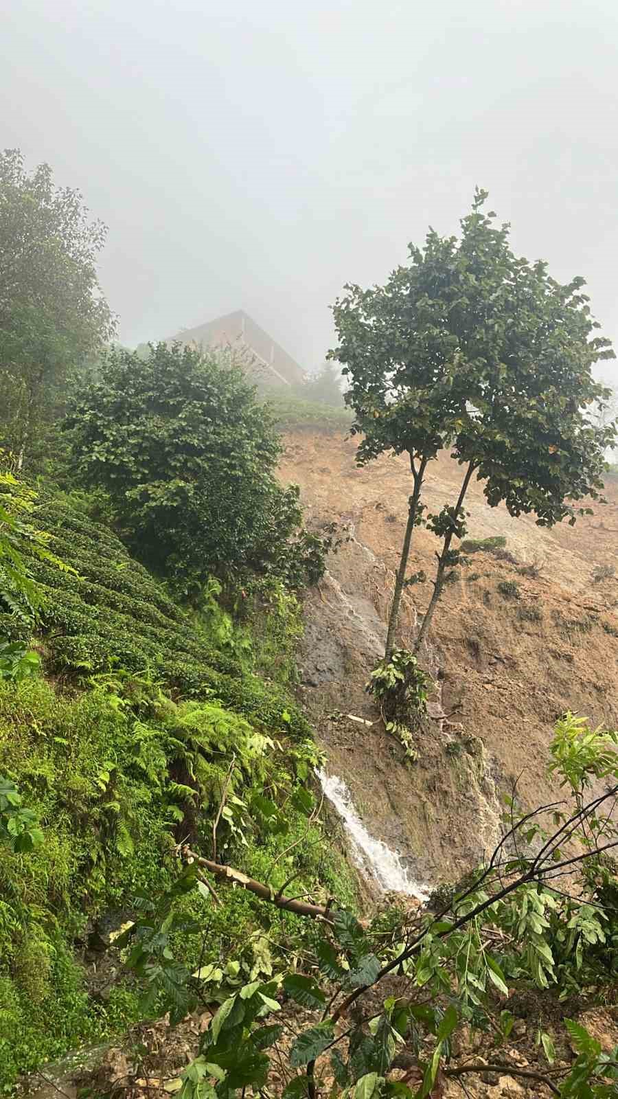 Rize’de şiddetli yağış sonrası heyelanlar meydana geldi
