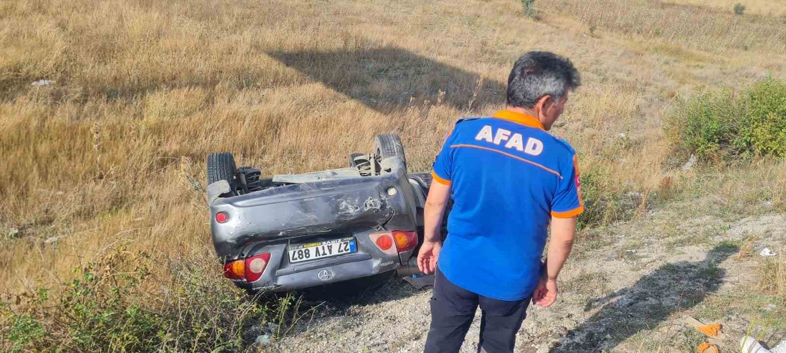 Erzincan’da otomobil şarampole uçtu: 6 yaralı
