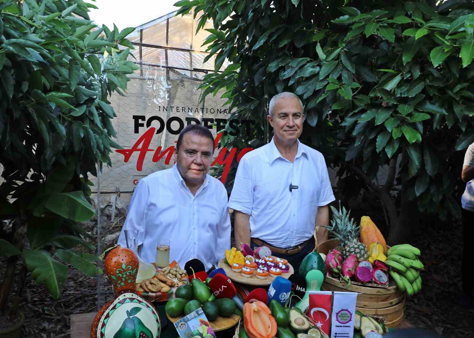 Foodfest Antalya Uluslararası Gastronomi Festivali kapsamında avokado ve mango hasadı yapıldı
