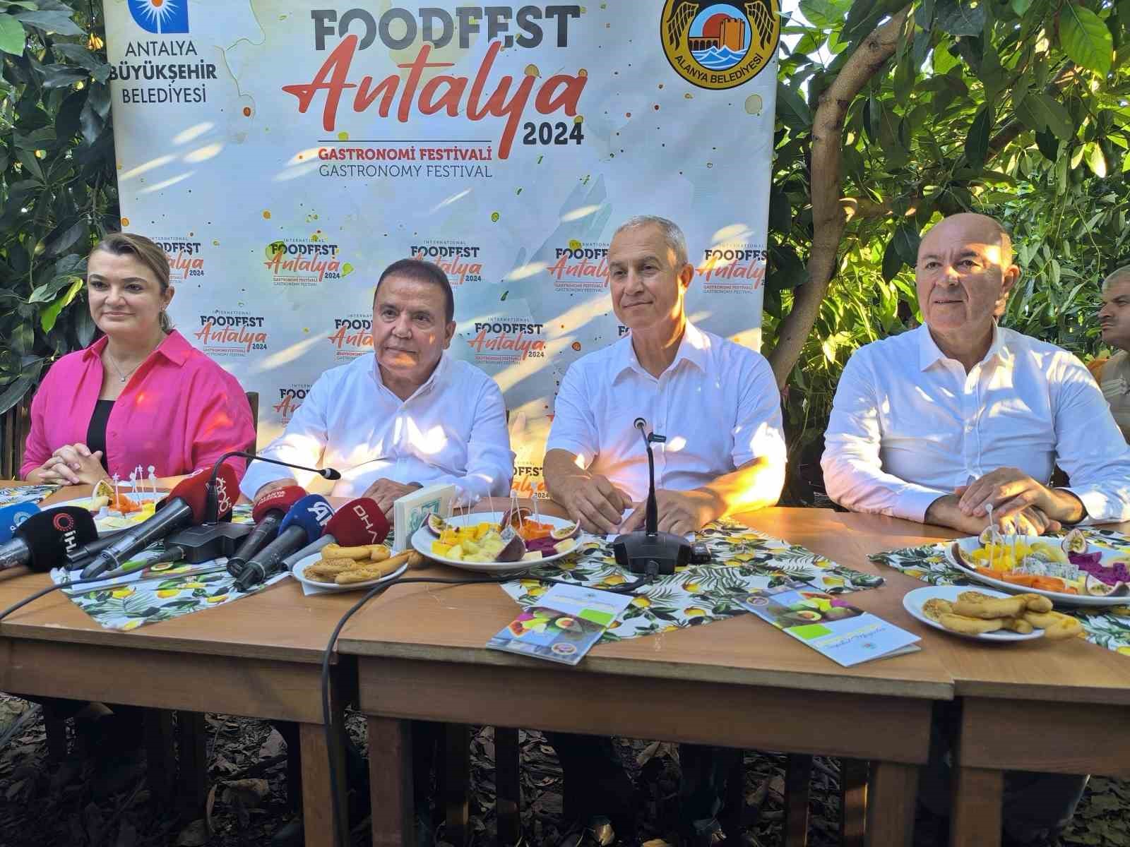 Foodfest Antalya Uluslararası Gastronomi Festivali kapsamında avokado ve mango hasadı yapıldı
