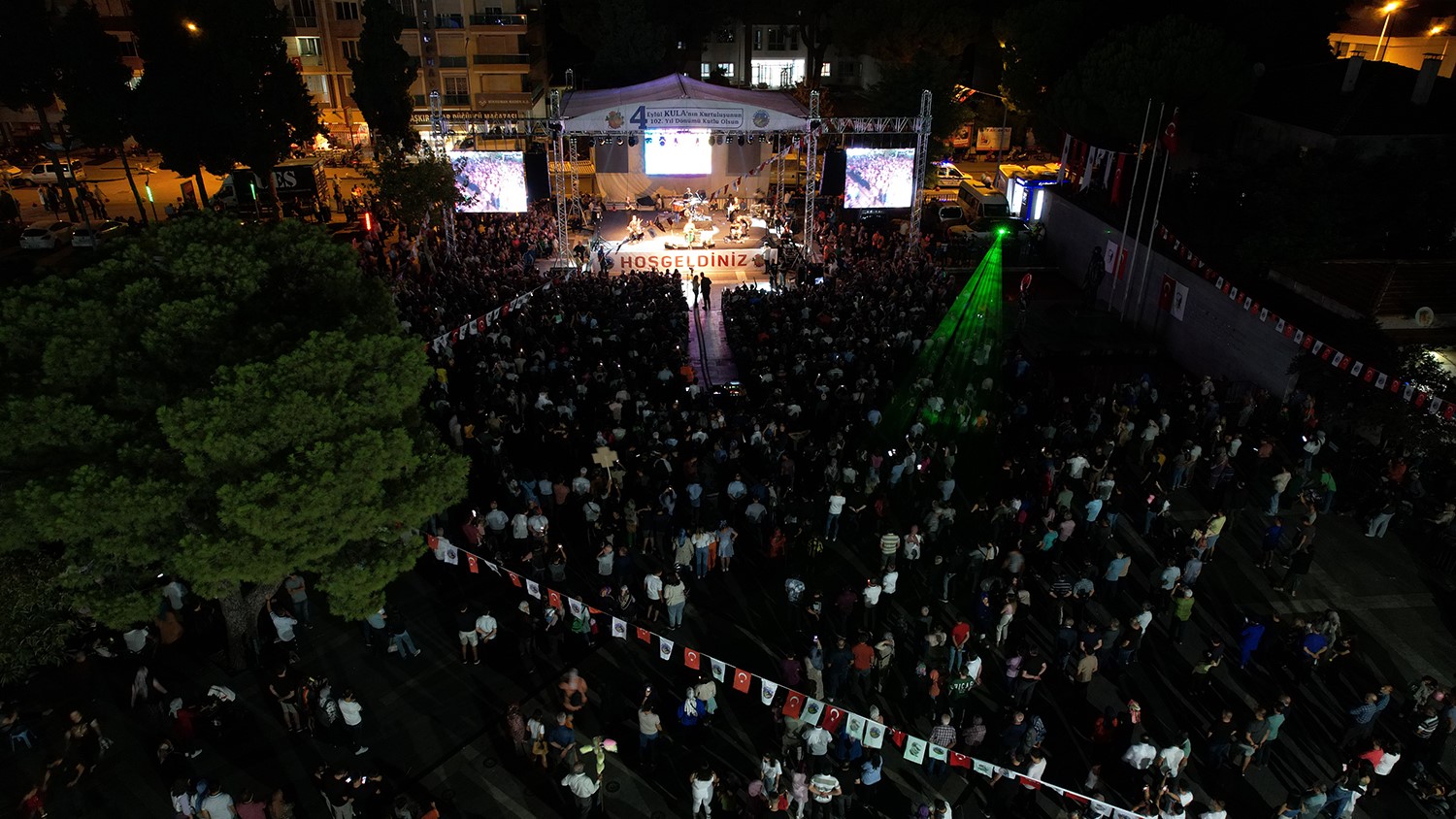 Kula’nın kurtuluş etkinliklerinde Özlem Özdil rüzgarı
