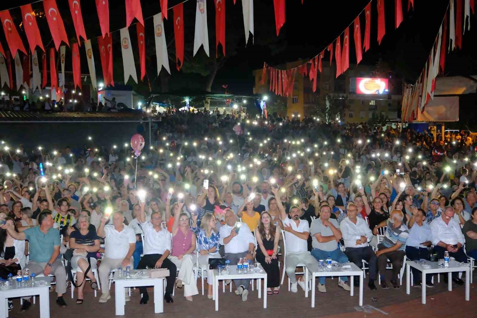 Kuyucak, kurtuluş gününü konserle kutladı
