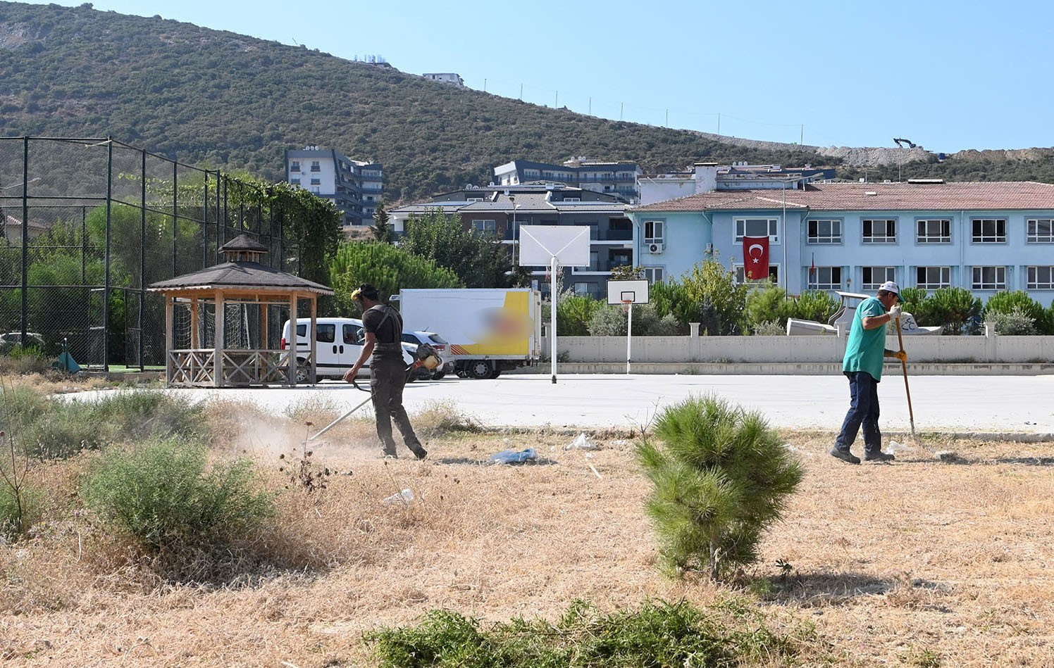 Kuşadası Belediyesi okulları yeni eğitim yılına hazırlamaya devam ediyor
