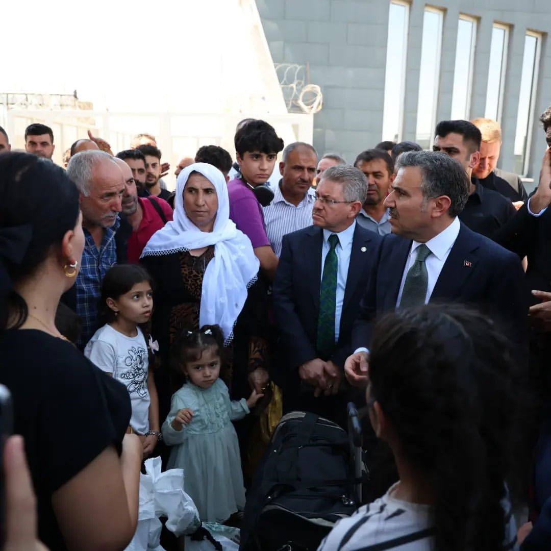 Vali Atay Habur’da vatandaşların sorunlarını dinledi
