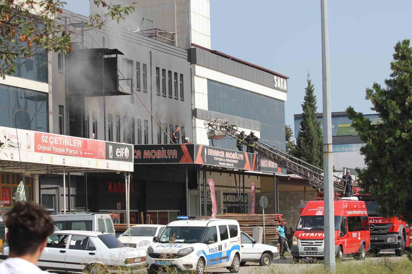 Samsun’da mobilya fabrikasında yangın
