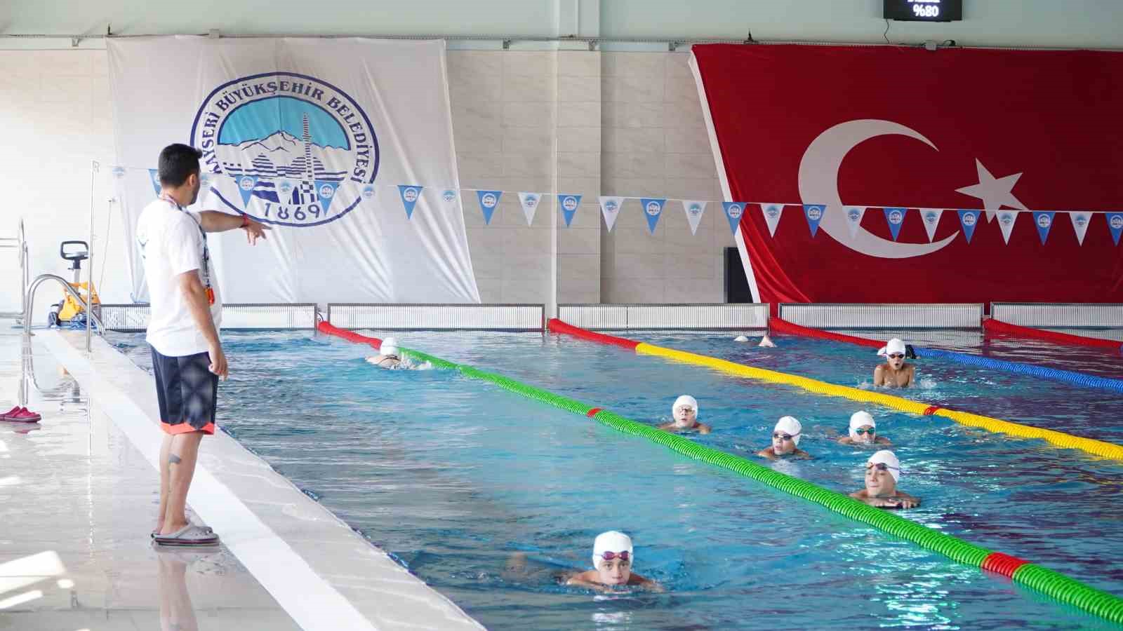 Erciyes Yüksek İrtifa Kamp Merkezi, Bolu Yüzme Kulübünü ağırlıyor
