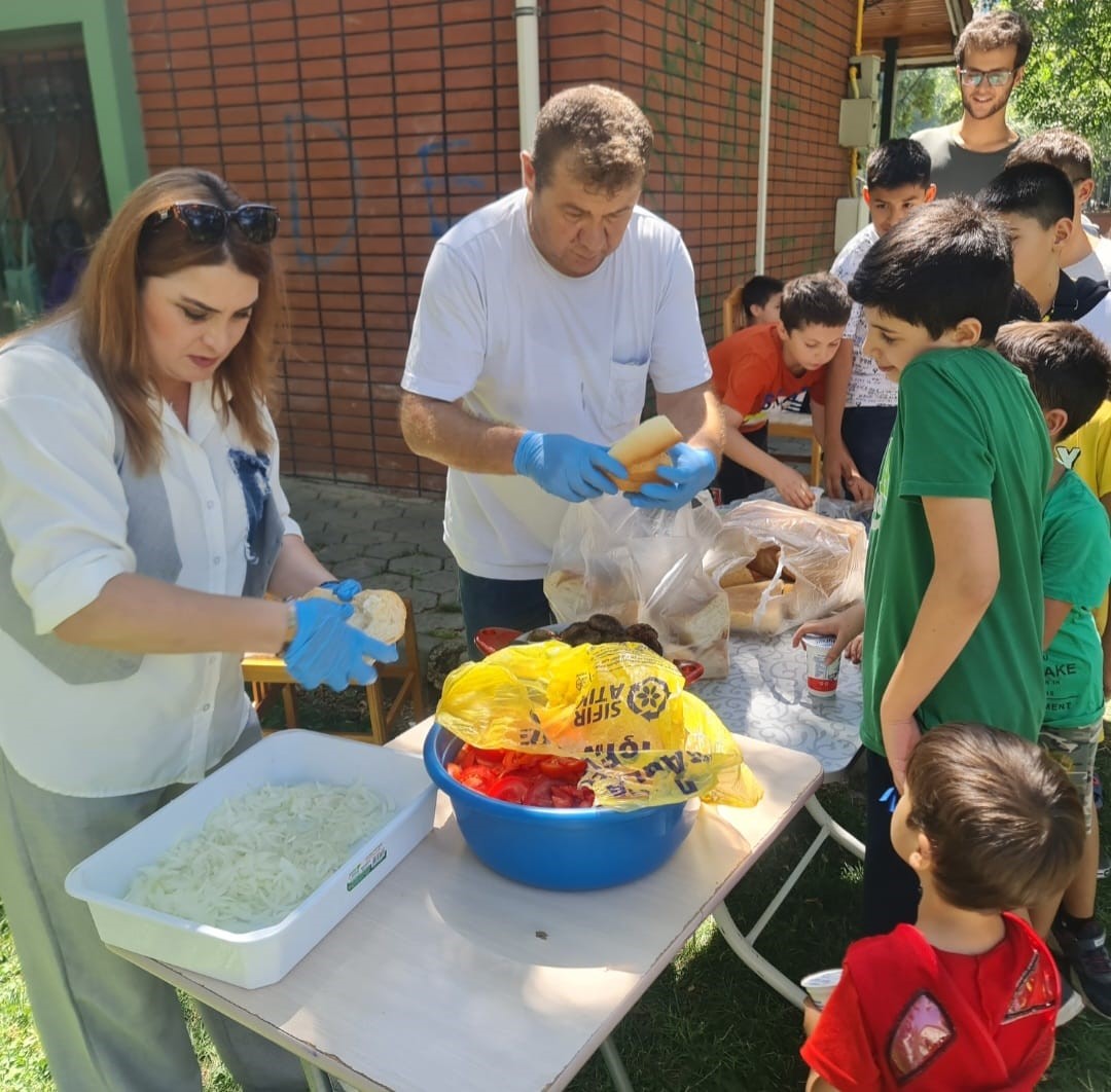 Şeker Mahallesi’nin şeker çocukları Kur’an kursunu başarı ile bitirdi
