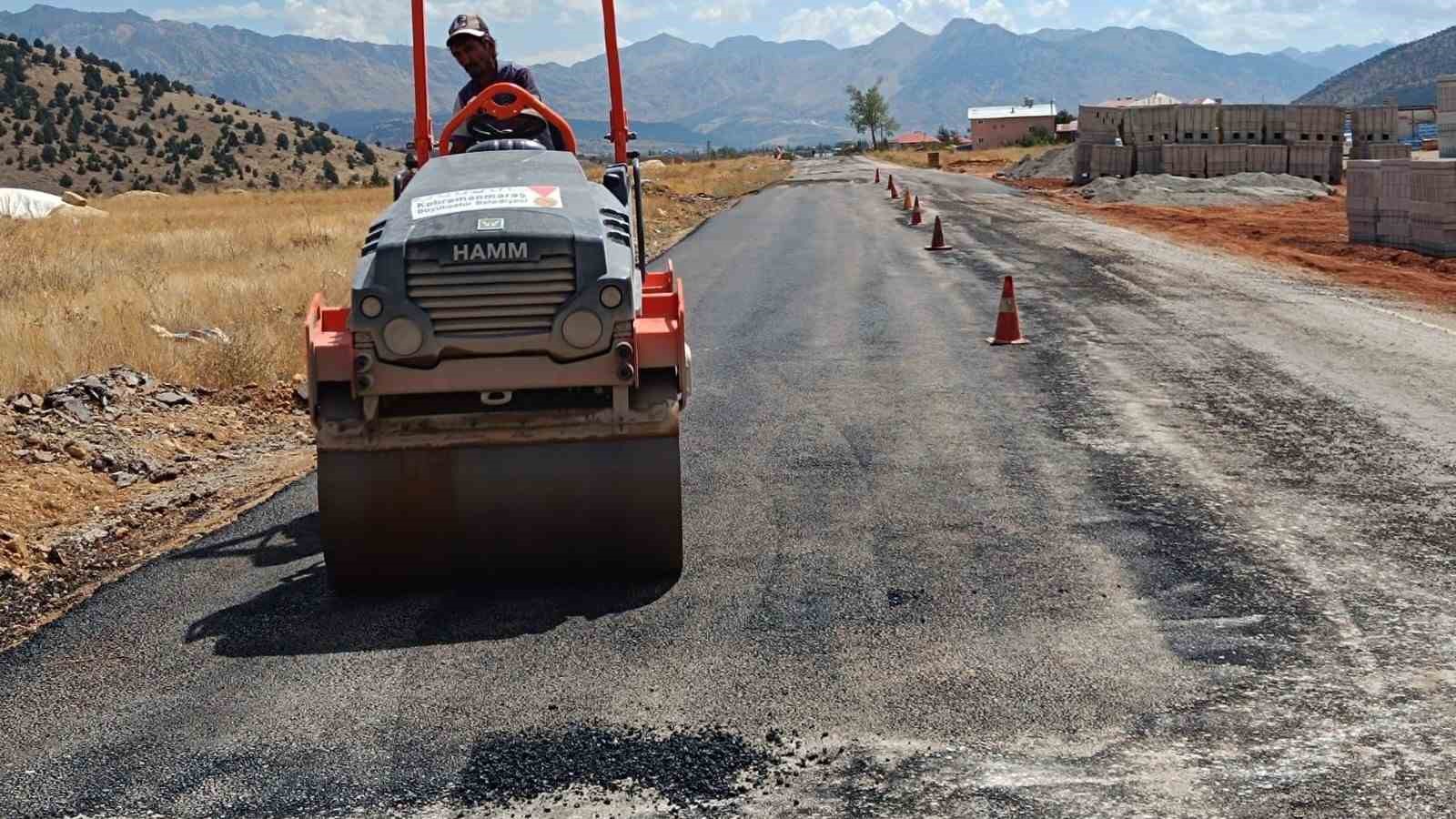 Göksun’da deforme olan 30 kilometrelik ana arter yenileniyor
