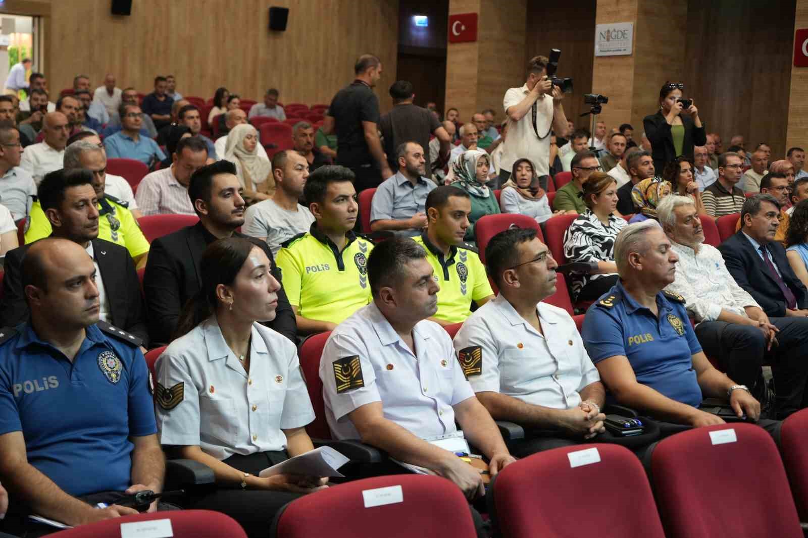 Niğde’de okul güvenliği toplantısı yapıldı
