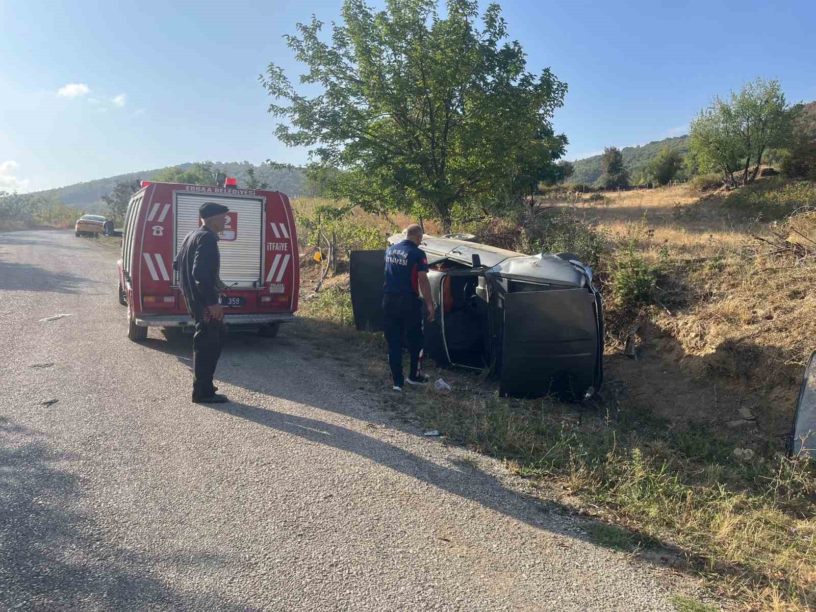 Freni boşalan otomobil devrildi: 1 yaralı
