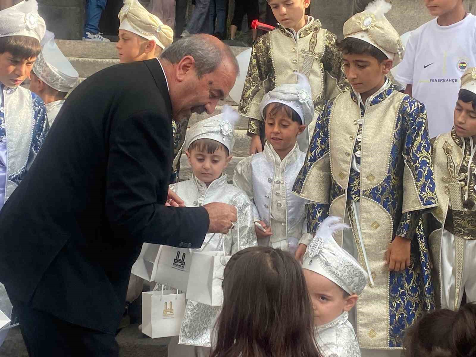 Erzurum’da toplu sünnet coşkusu
