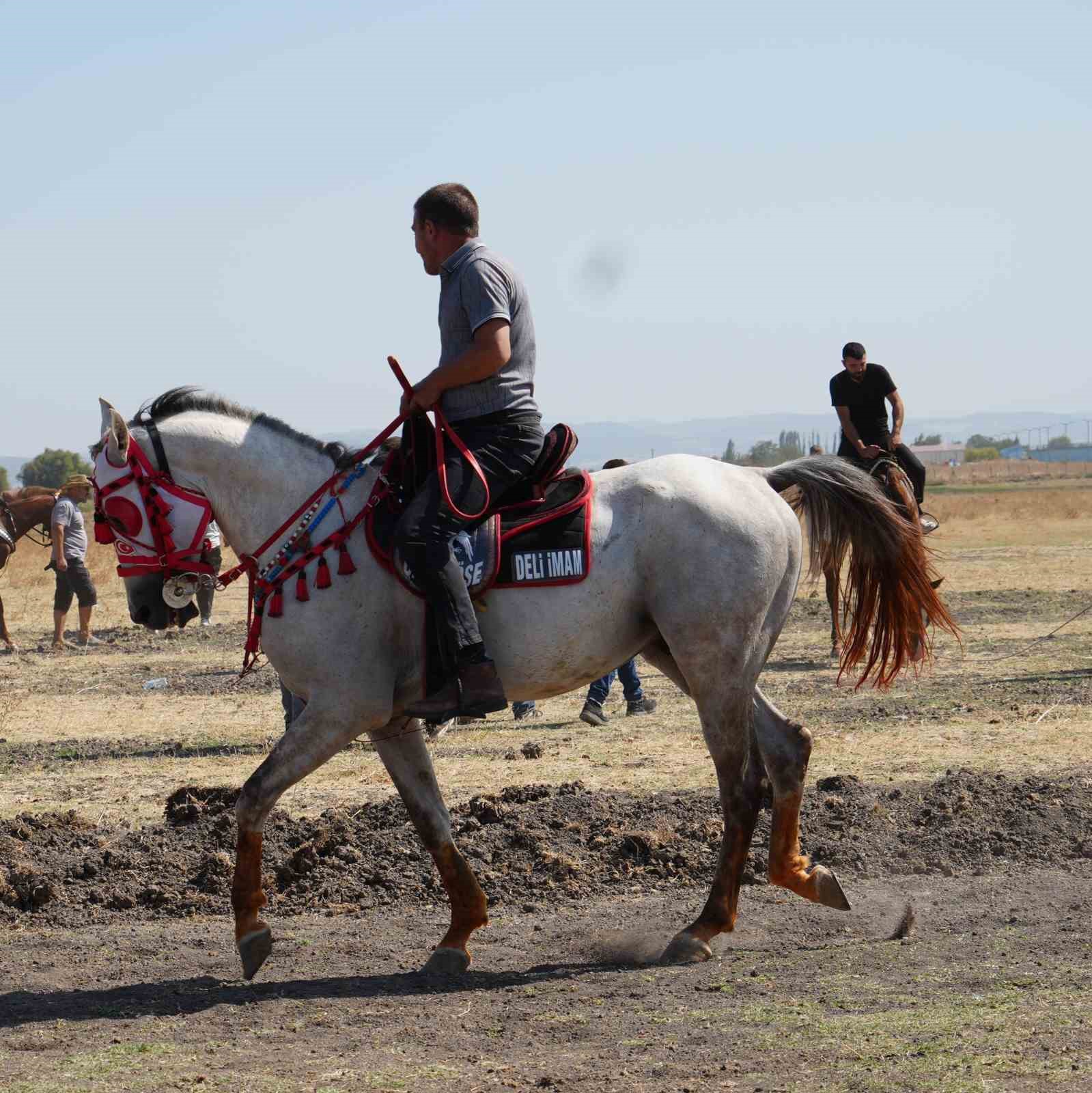 Balıkesir’in kurtuluşu Rahvan At Yarışları ile kutlandı
