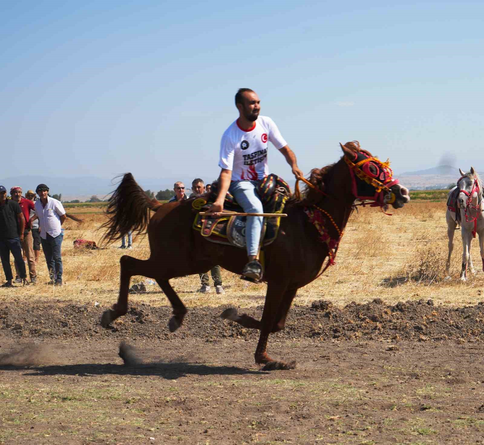 Balıkesir’in kurtuluşu Rahvan At Yarışları ile kutlandı
