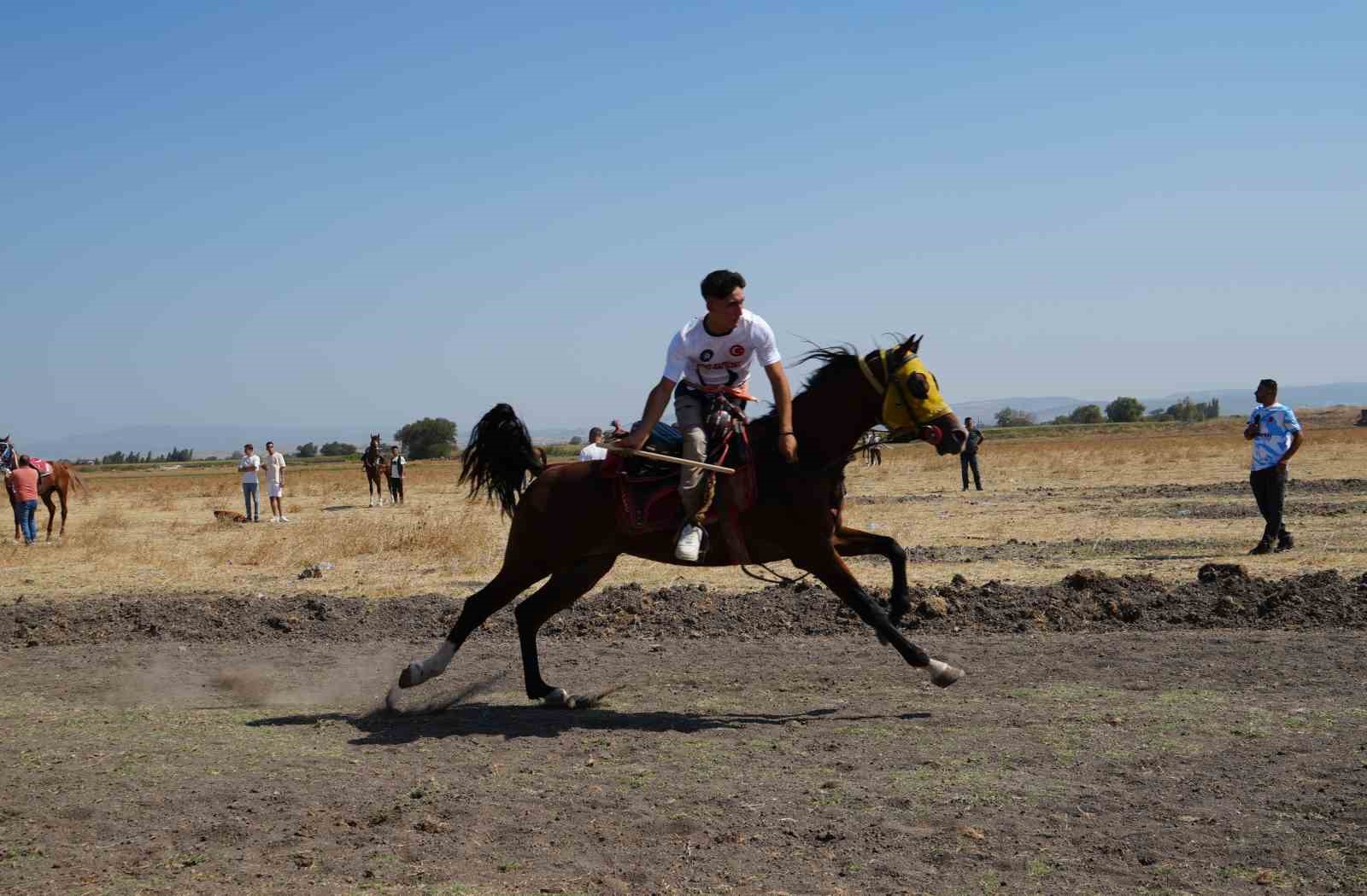 Balıkesir’in kurtuluşu Rahvan At Yarışları ile kutlandı
