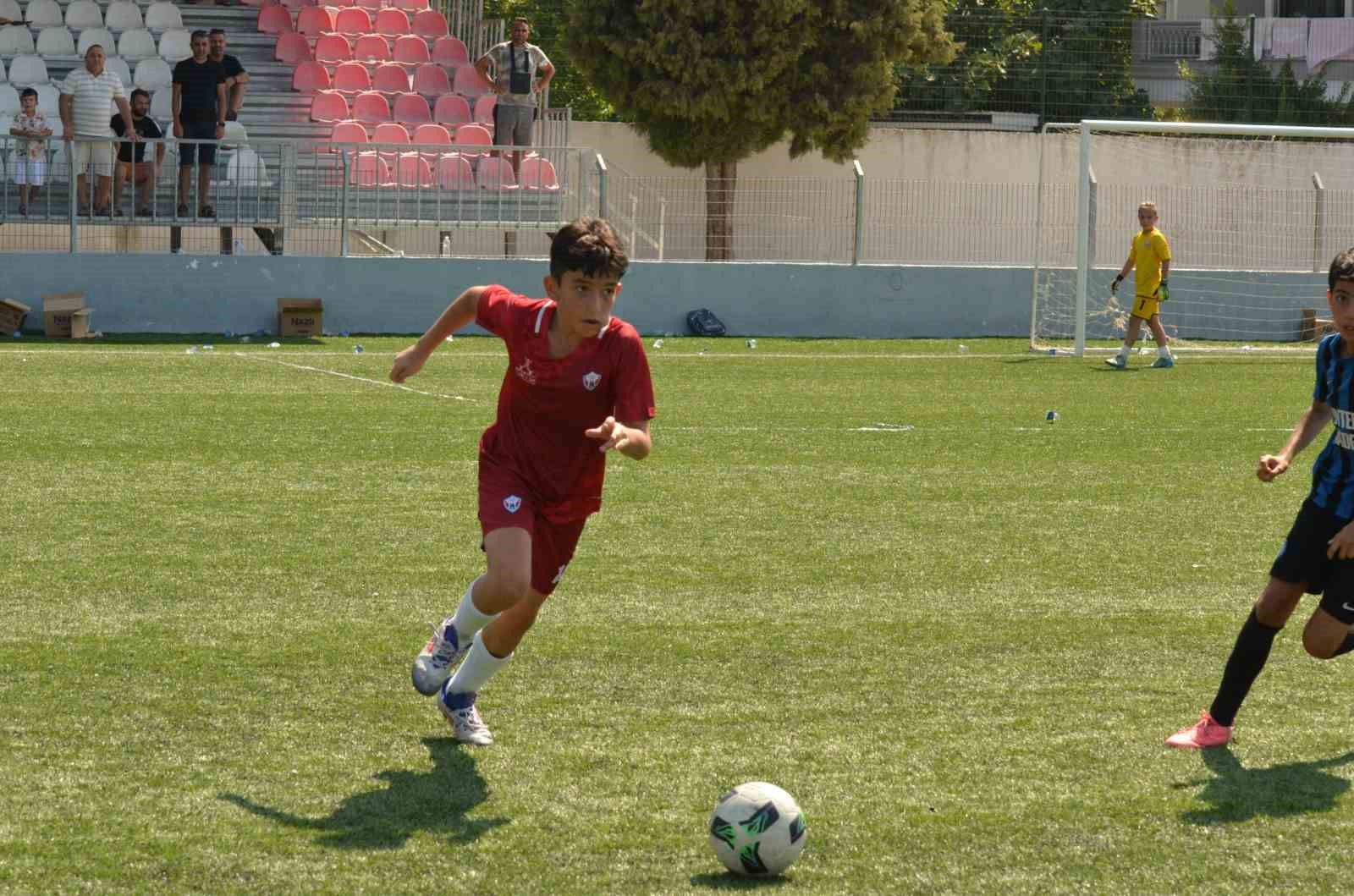 İnternationel Junior Cup’da Darıca Kalespor fırtınası esti
